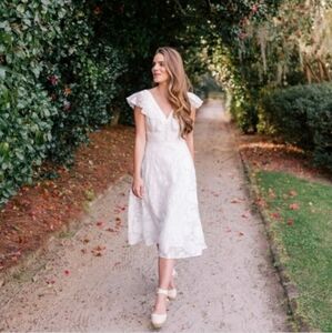 Gal Meets Glam Susie White Floral Organza Fit & Flare Midi Dress